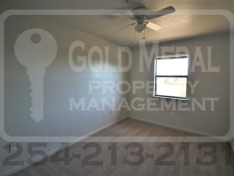 1103 Lansberry Ct — Photo 11