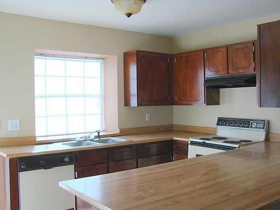 Kitchen with all appliances