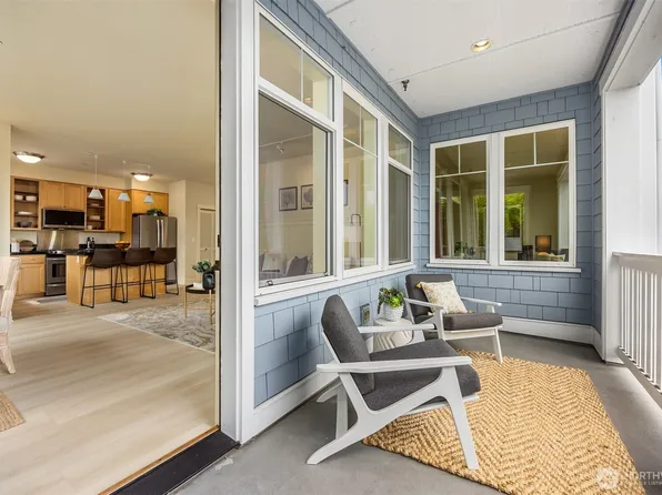 120 Hall Brothers Loop NW #103, Bainbridge Island, WA 98110