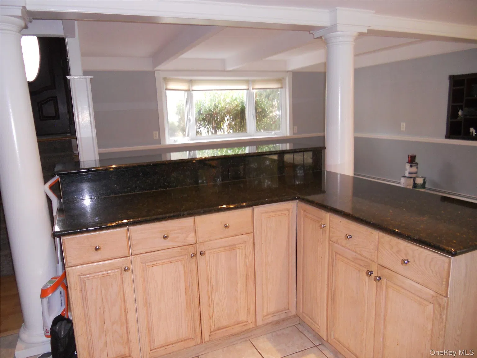 3 bed, 2.5 bath, 2175 sqft, $4,400 — Photo 3