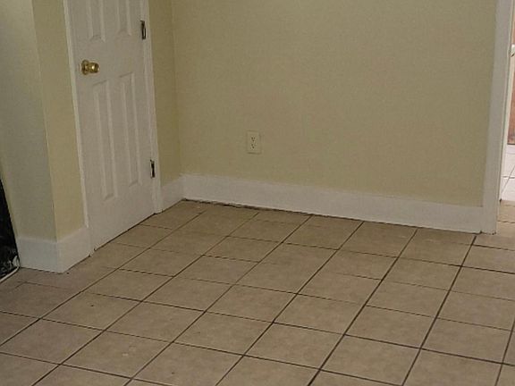 2nd image of 5448 Burgundy St #B