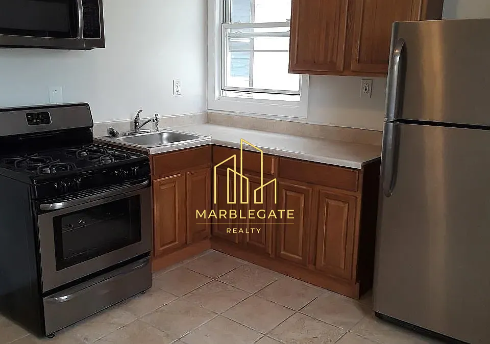 249 Amherst St #11R