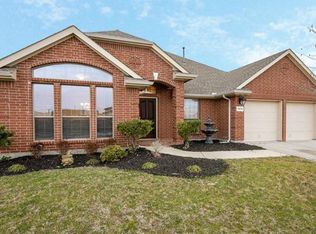 1015 Wynnewood Dr, Glenn Heights, TX 75154