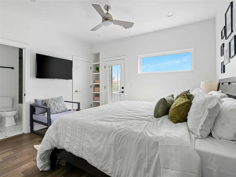 4400 Mount Vernon Dr #B — Photo 18