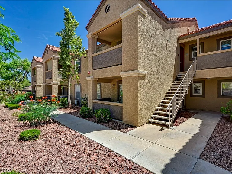 2300 Silverado Ranch Blvd #2031 — Photo 2