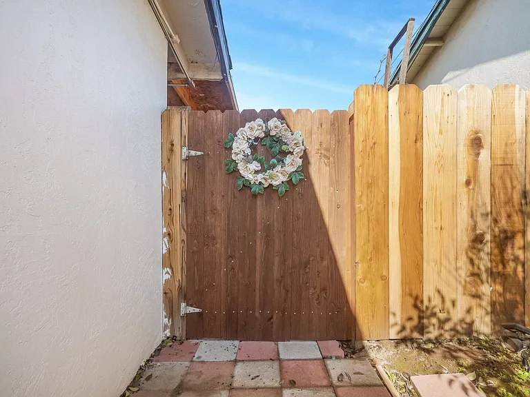 136 W Sierra Ave #2 — Photo 8
