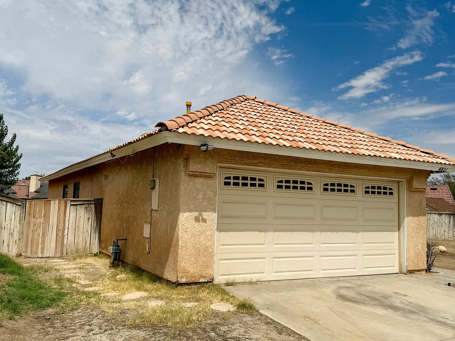 3 bed, 1127 sqft, $2,600 — Photo 3