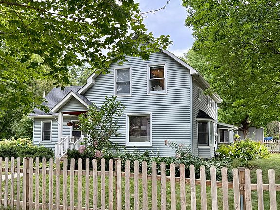 3rd image of 717 Winona St