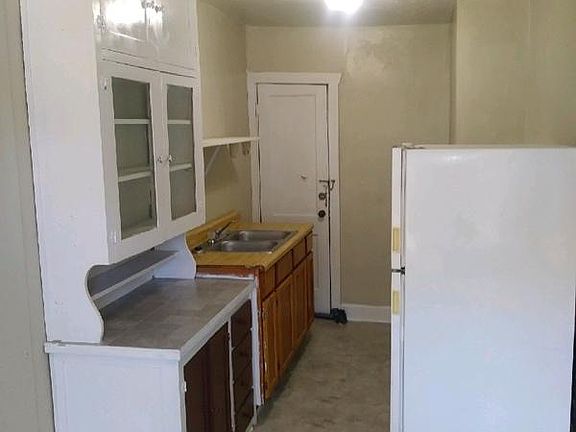 3rd image of 103 E Williams St APT 205