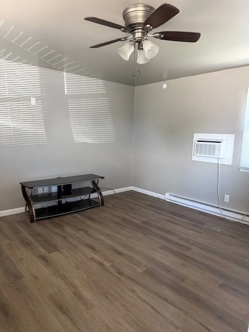 Mark V Apartments — Photo 1