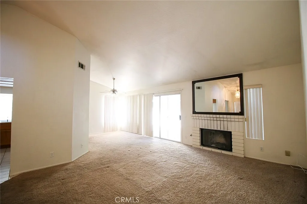 2 bed, 1298 sqft, $2,650 — Photo 3