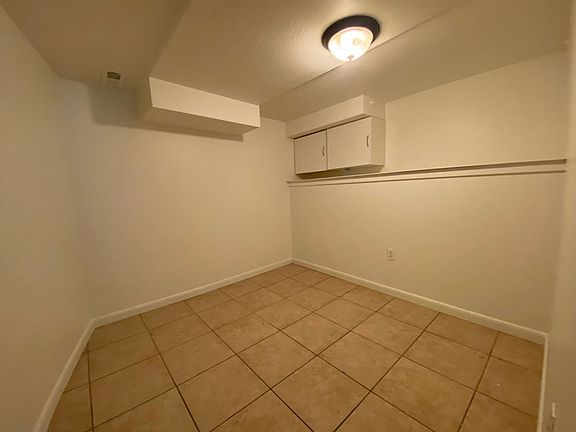 3rd image of 926 E Binford St #3