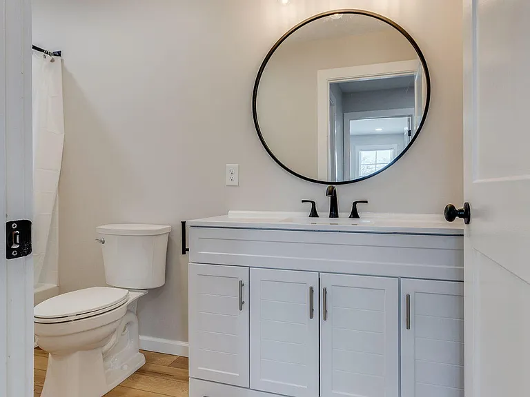 300 Robin Hood Ln — Photo 22