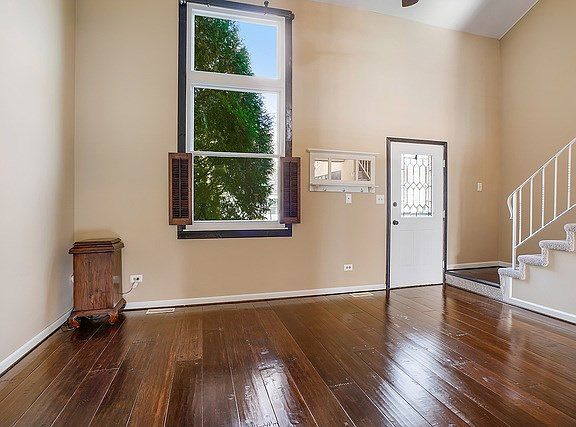Two story foyer