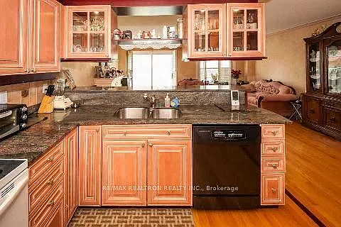 4 bed, $4,200 — Photo 2