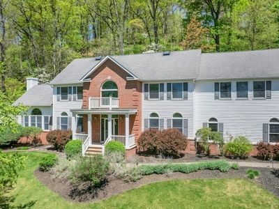 63 Twin Oaks Rd, Bridgewater, NJ, 08807