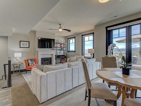 4th image of 3808 Blackstone Dr
