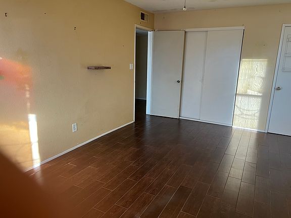 5th image of 6019 W Golden Ln