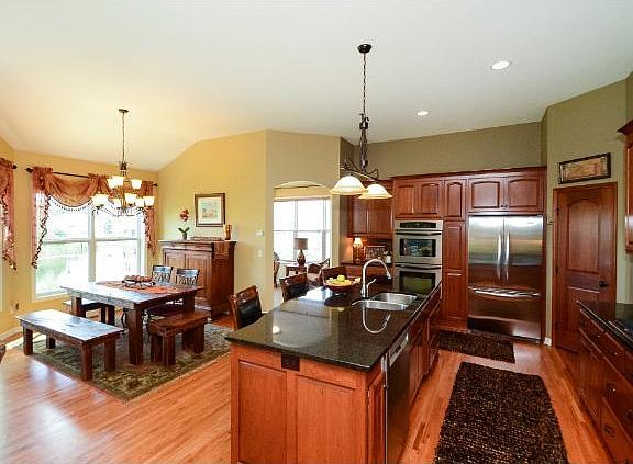 3rd image of 11833 Naples Cir NE