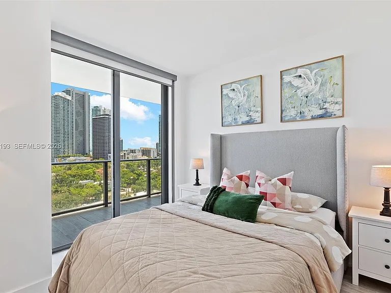 121 NE 34th St #1008 — Photo 16