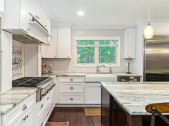 3rd image of 8840 Davington Dr