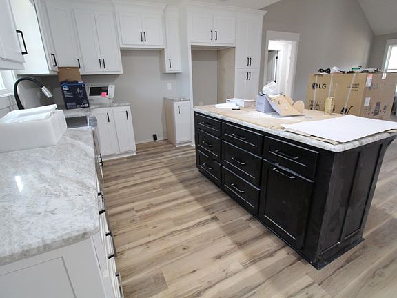 5th image of 440 Oak Point Dr Lot 111