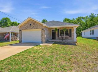 5159 Lake Dr, Crestview, FL 32539