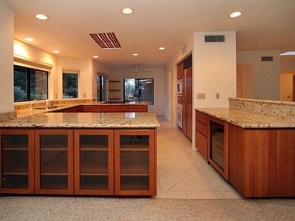 3rd image of 700 W Desert Hills Dr