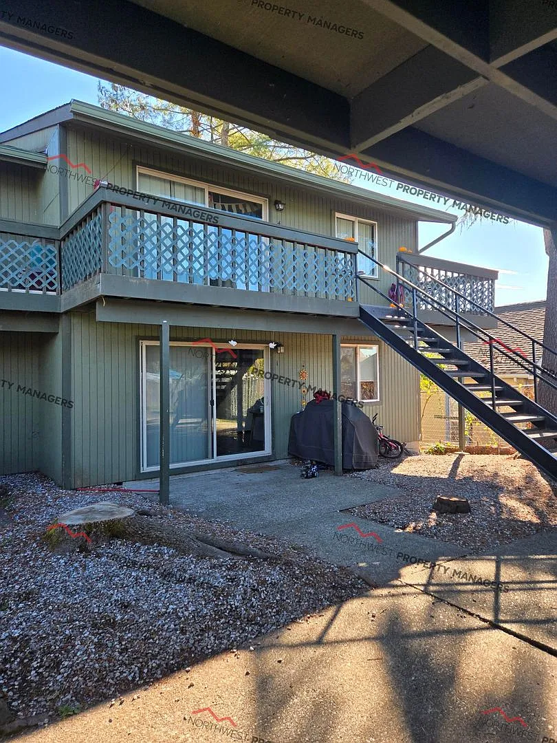 r193B — Photo 1