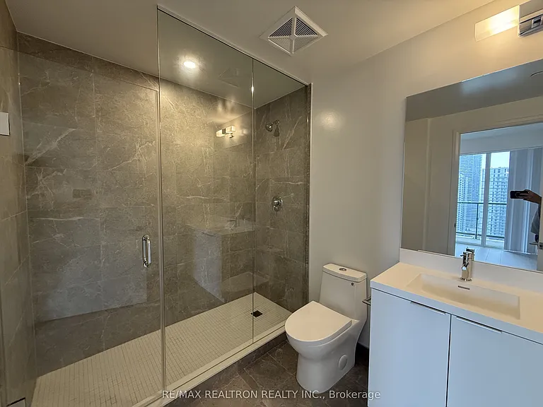 400 King St W #1917 — Photo 6