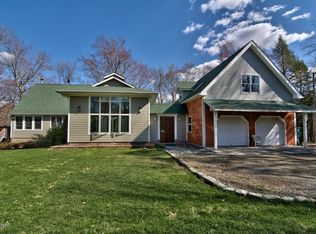 302 Bidwell Hill Rd, Lake Ariel, PA 18436
