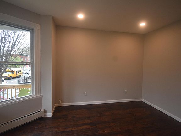 5th image of 225 N 6th St #1