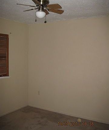 3rd image of 590 Norvell St