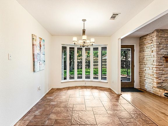 4th image of 6619 Saddle Ridge Rd