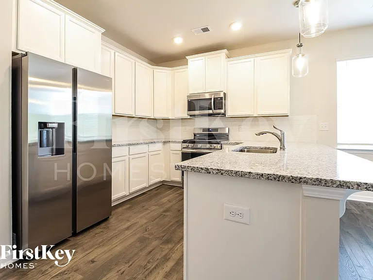 905 Birchcrest Way — Photo 4