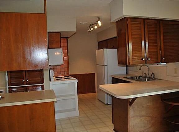 5th image of 533 Royal Crest Dr