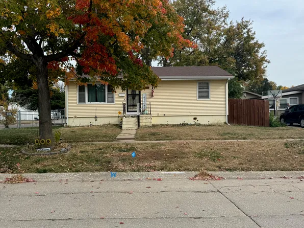 2403 S 12th St, Council Bluffs, IA 51501