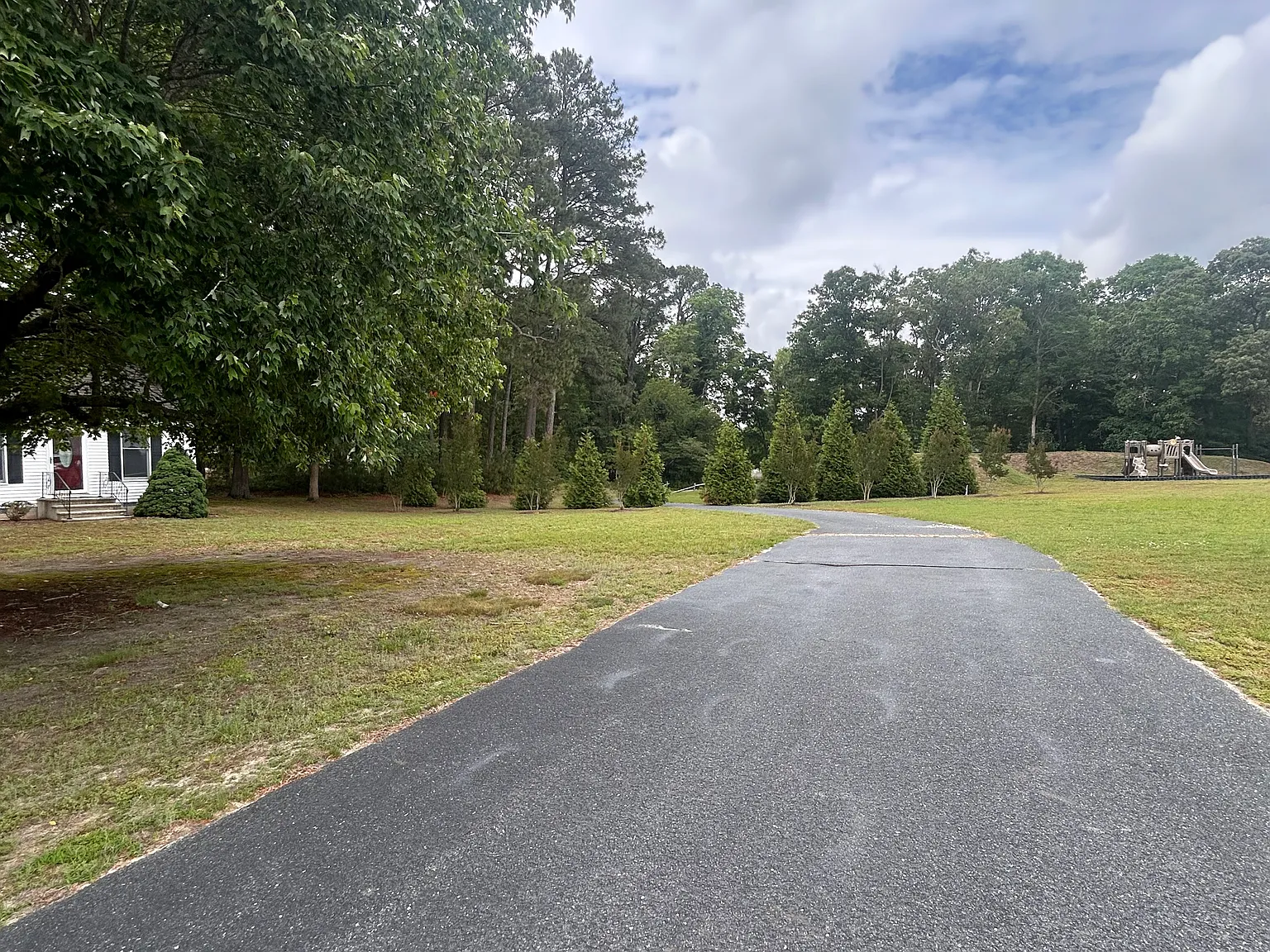3 bed, 2.5 bath, 2669 sqft, $2,350 — Photo 4