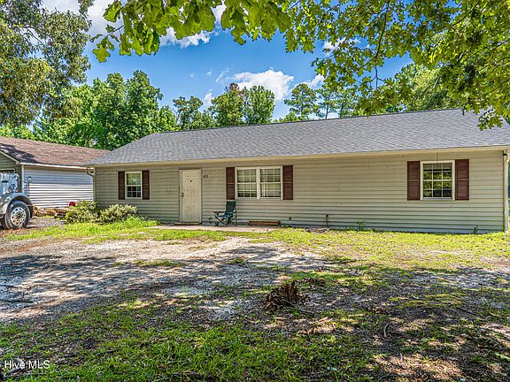 2nd image of 435 Cranes Creek Road