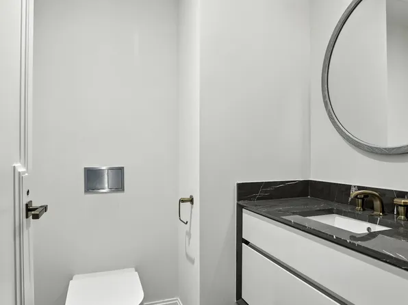 303 Park Avenue image 5 of 21