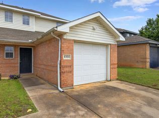 1321 Village Garden Dr, Azle, TX 76020