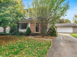 15822 Touraine Ct, Clinton Township, MI 48038