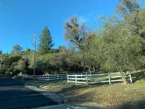 4th image of 12240 Pioneer Dr