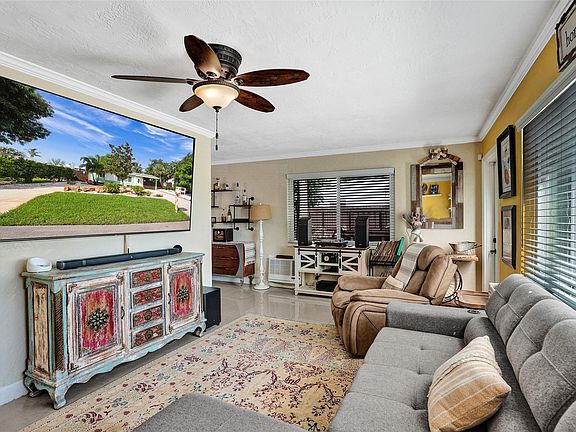 5th image of 2757 NE 12th Avenue