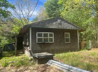 31 Deerfield Shrs, Sterling, CT 06377