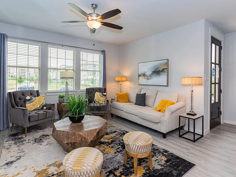 Tavolo Park Townhomes — Photo 10