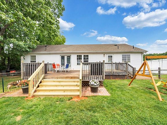 5th image of 820 Little Mountain Cir