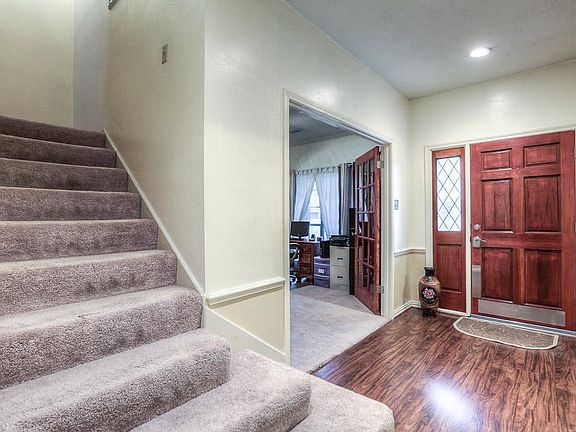 2nd image of 2123 Bisontine St