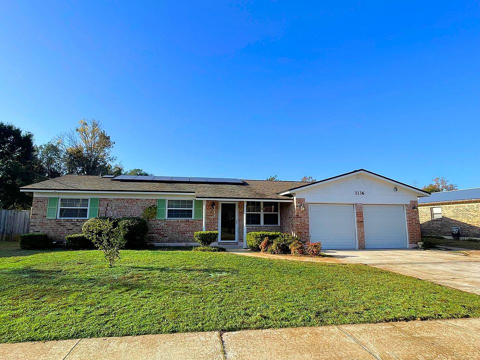 1st image of 1136 Willow Ln