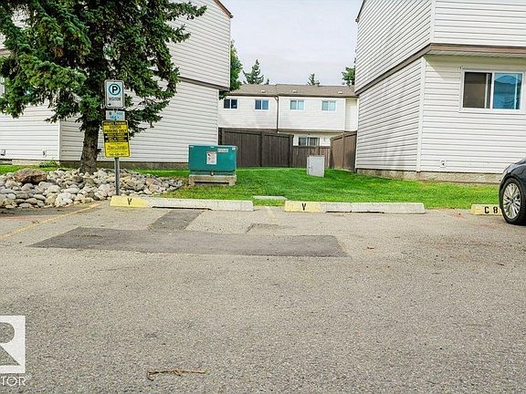 5th image of 709 Clareview Rd NW